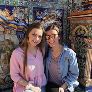 Meet your Posher, Essie